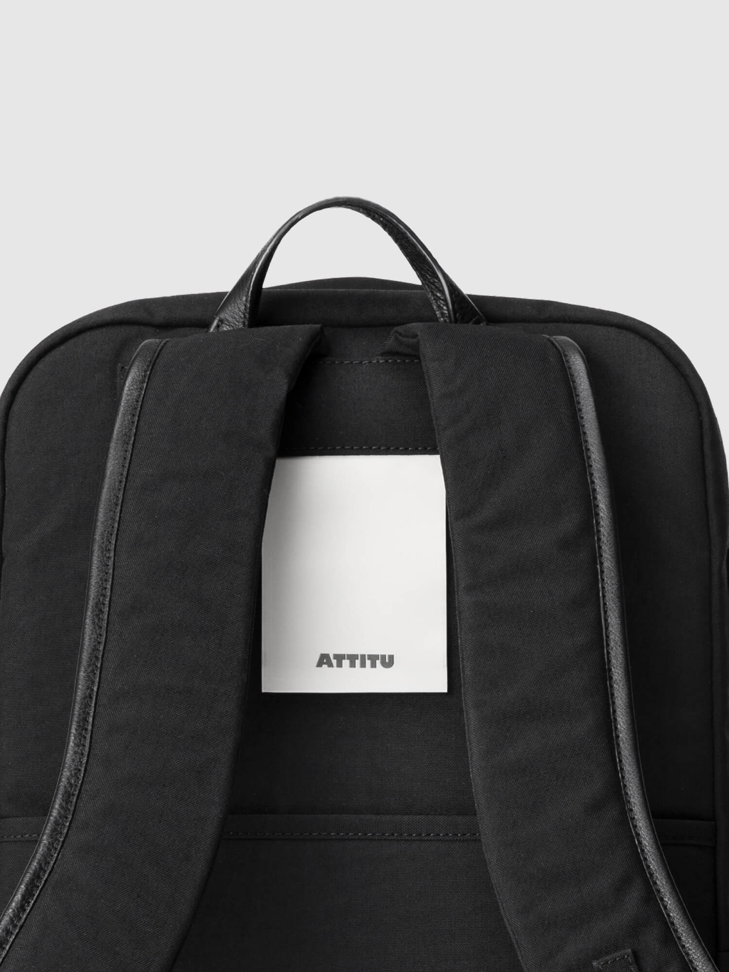 CORDURA®×レザー コンビスリムバックパック