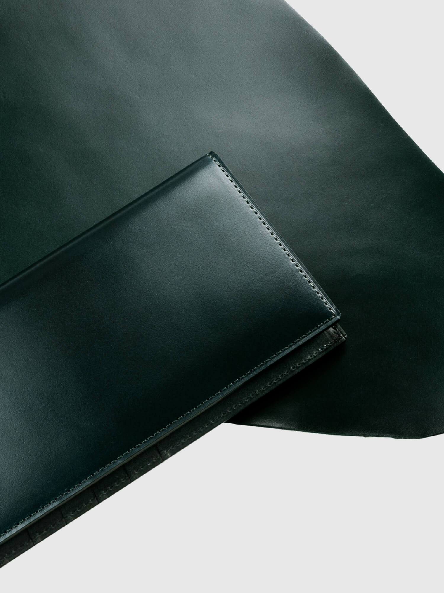 【数量限定色】コードバン ファスナーロングパース 002