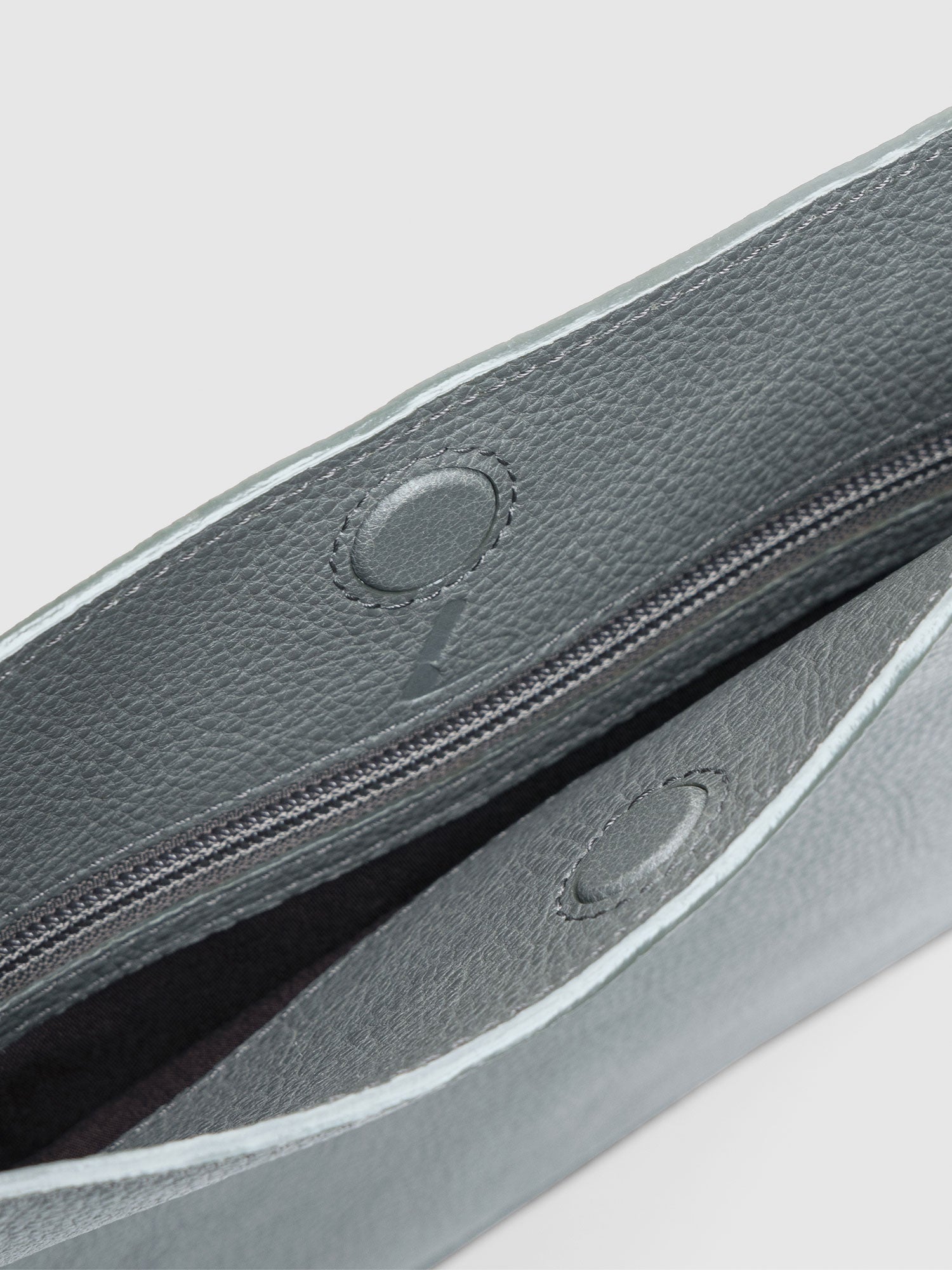 フラットニー プットオンポケット