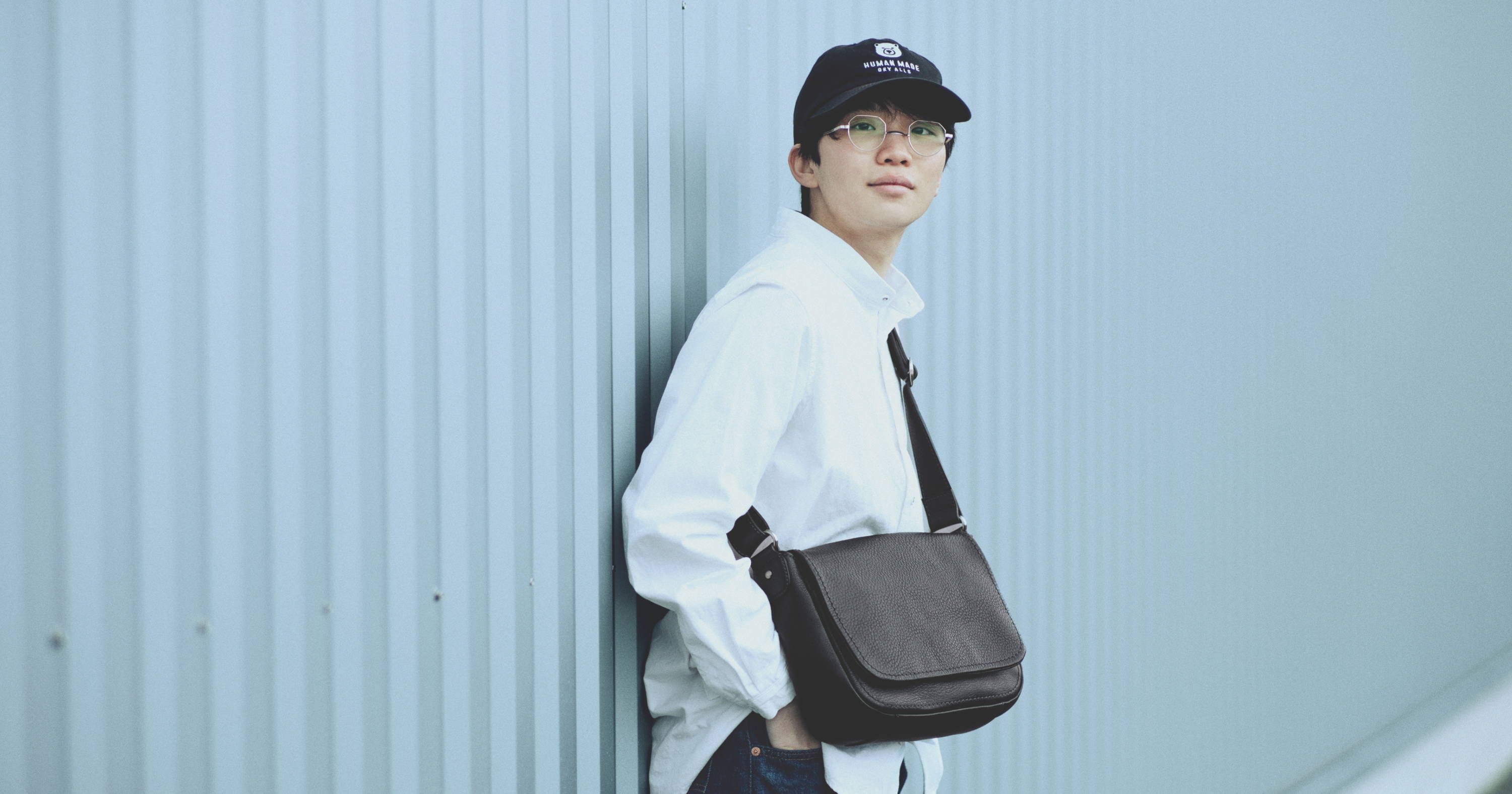 友野一希さんが「土屋鞄」を贈る理由