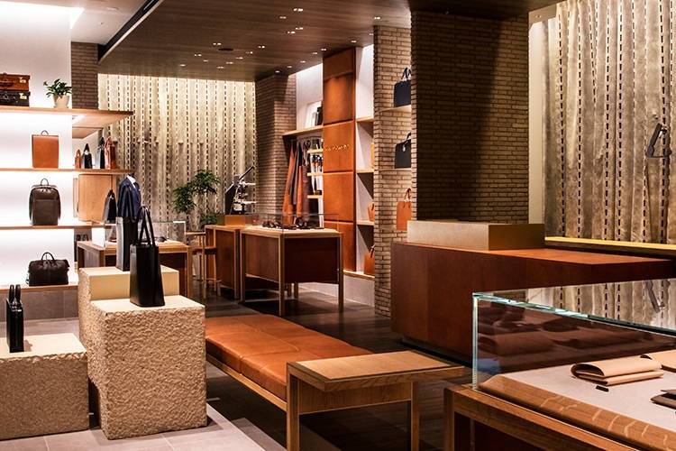 土屋鞄製造所 六本木店 ー革との出会いを楽しむ、特別な空間ー
