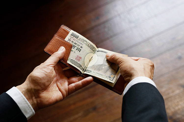 所作を導く革小物　- URBANO -