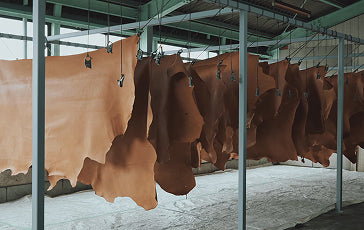 生産責任者に聞く 「オイルヌメ革」が愛される理由