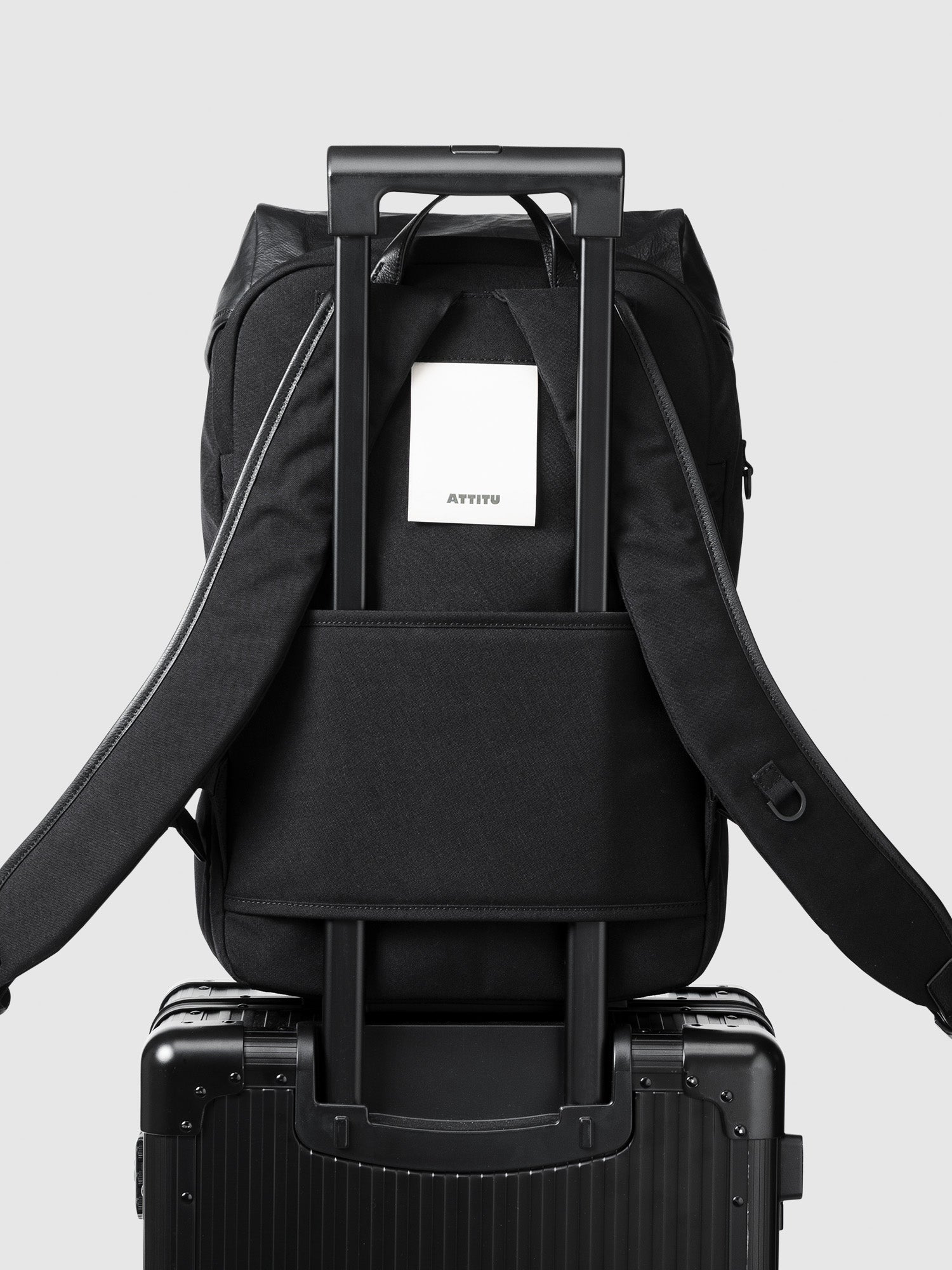 CORDURA®×レザー コンビスクエアバックパック