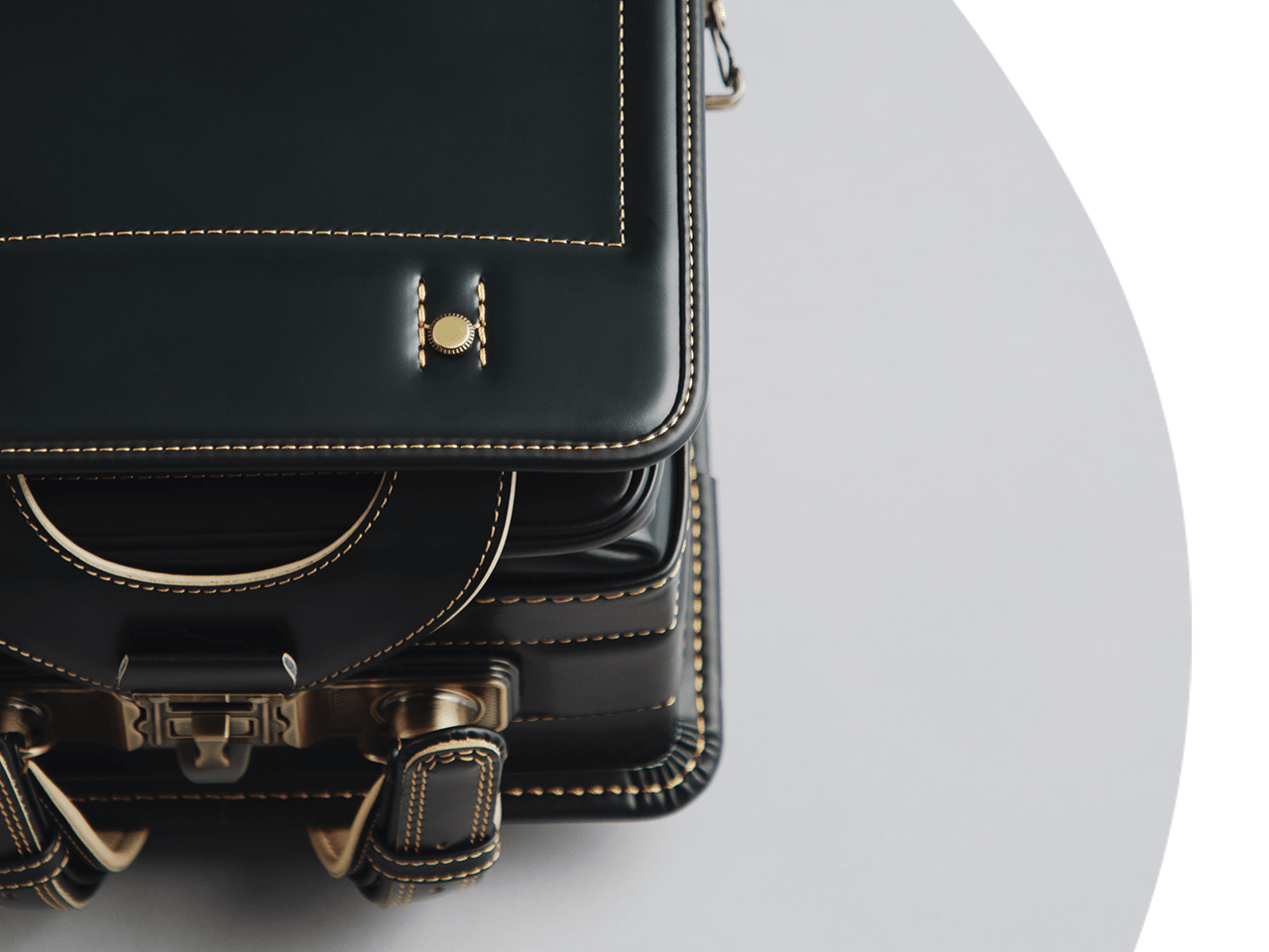 「なめらかな手触りとダイヤモンドと称される輝き」イメージ画像