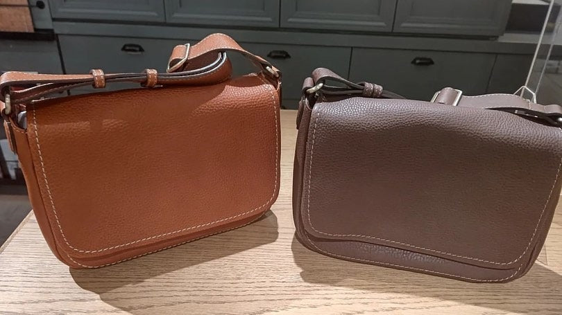 お客さまと土屋鞄製品の素敵な時間をご紹介。