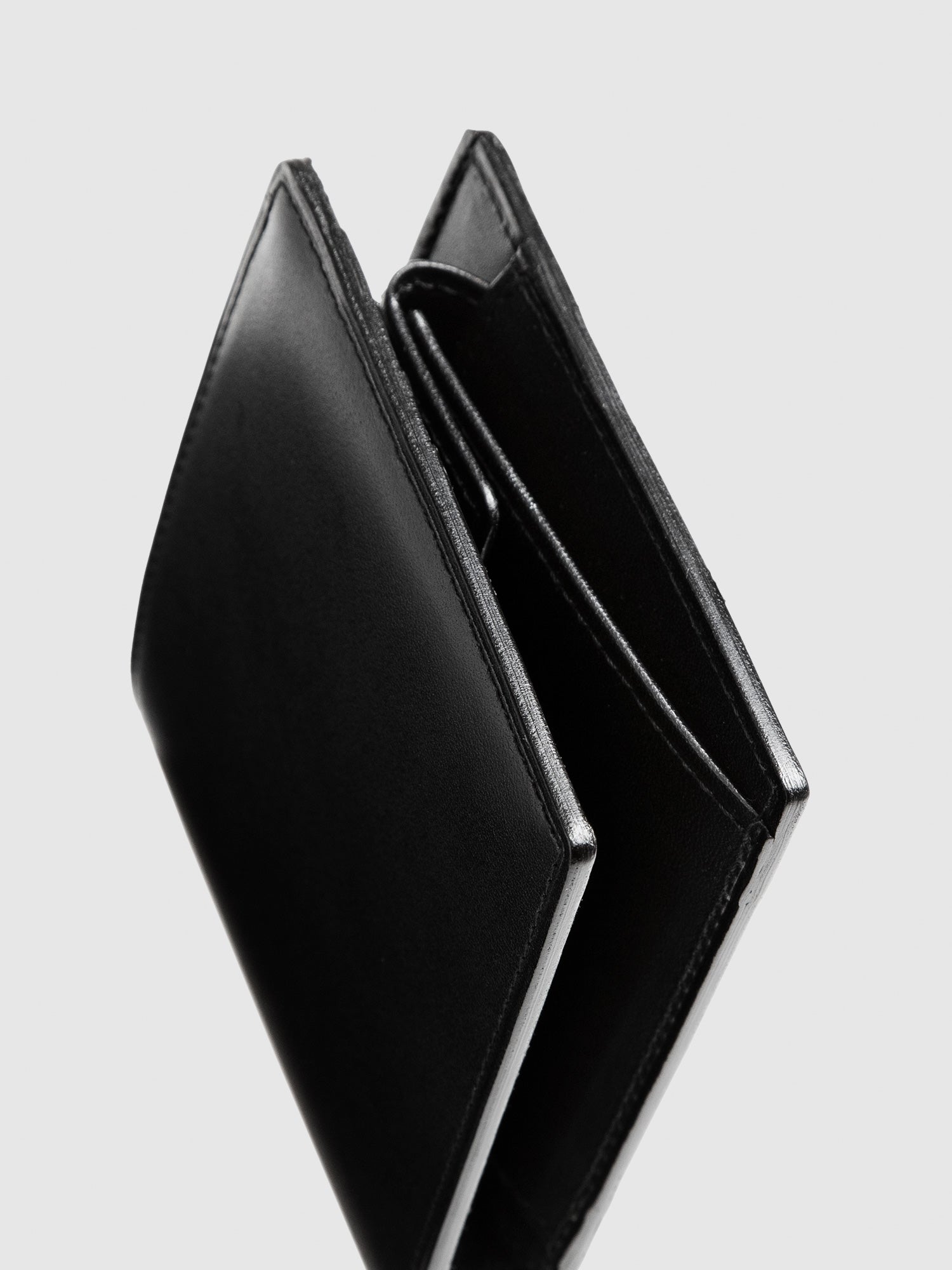 ヌメ 二折財布のイメージ画像5