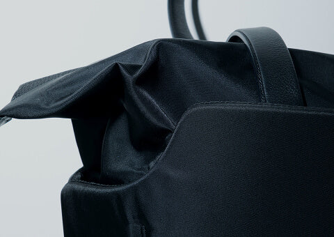 22 柔らかな生地が生む自由な形