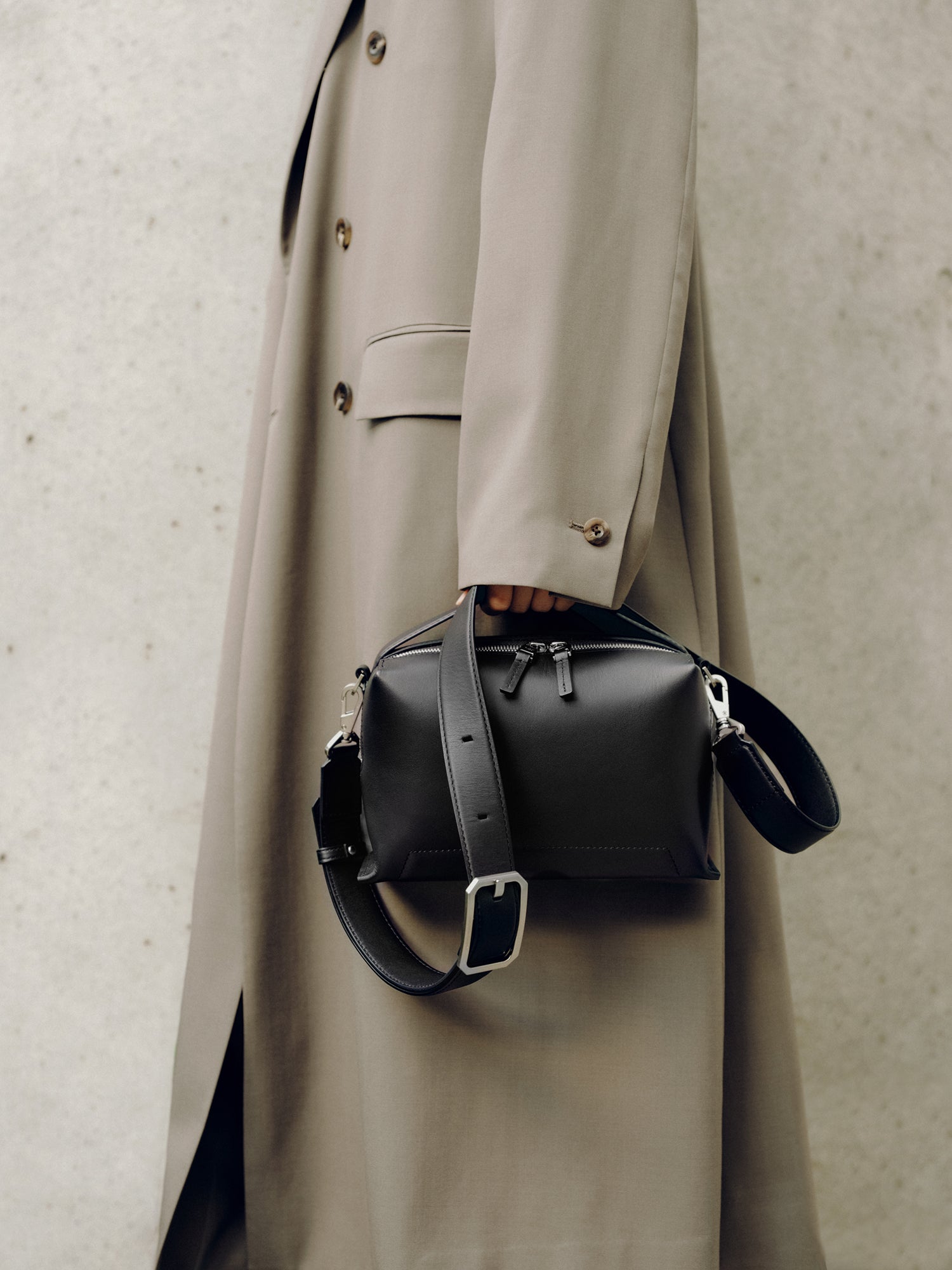 【新発売】ストレイヴン  2wayワンハンドルバッグ