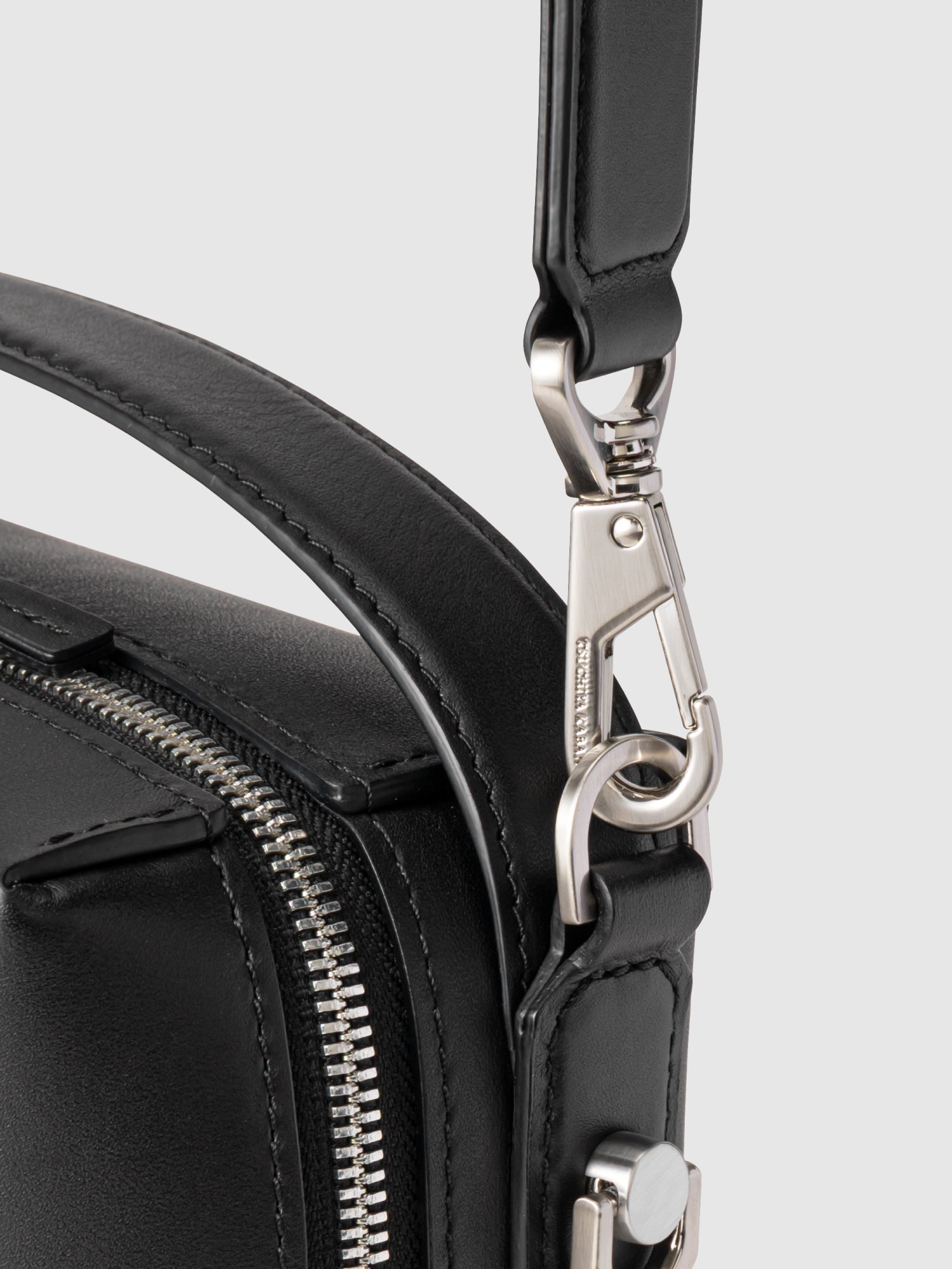 【新発売】ストレイヴン  2wayワンハンドルバッグ