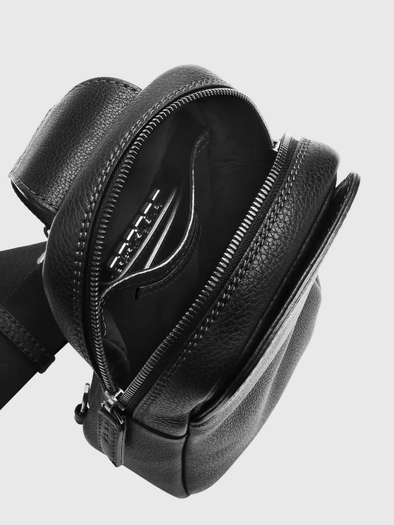 【数量限定色】トーンオイルヌメ クロスボディバッグ