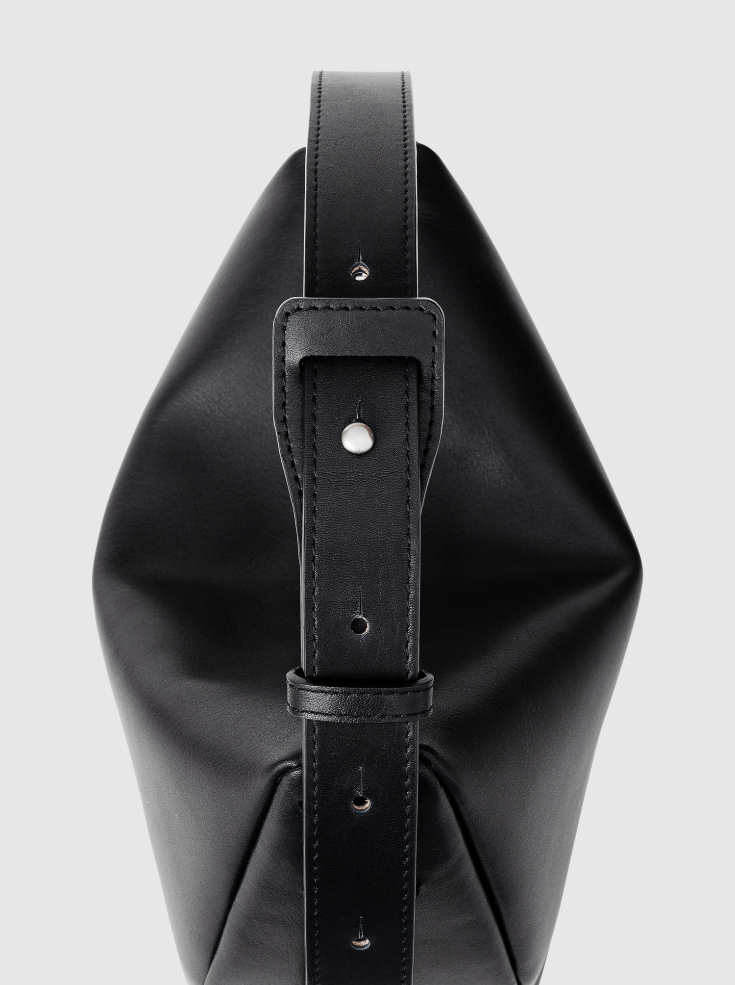 【数量限定色】アトロー ラウンドミニバッグ