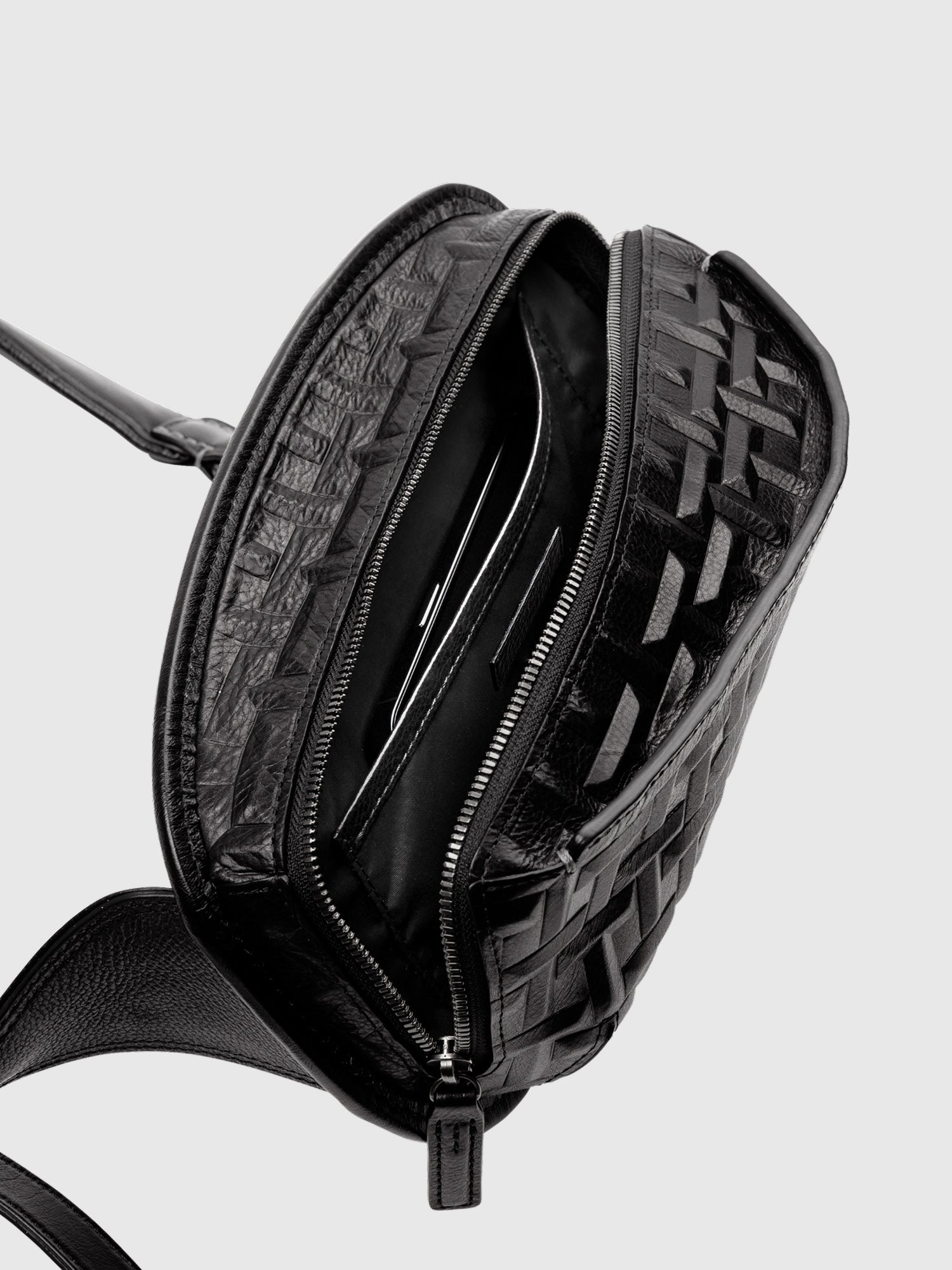 TSUCHIYA クロスボディバッグ（シグネチャーレイズド）